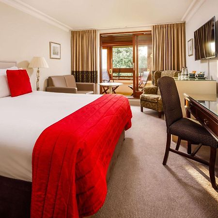 Sunday Box Hill Burford Bridge Hotel دوركينغ المظهر الخارجي الصورة
