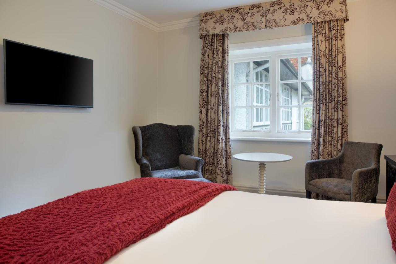 Sunday Box Hill Burford Bridge Hotel دوركينغ المظهر الخارجي الصورة
