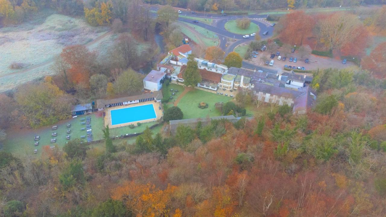 Sunday Box Hill Burford Bridge Hotel دوركينغ المظهر الخارجي الصورة