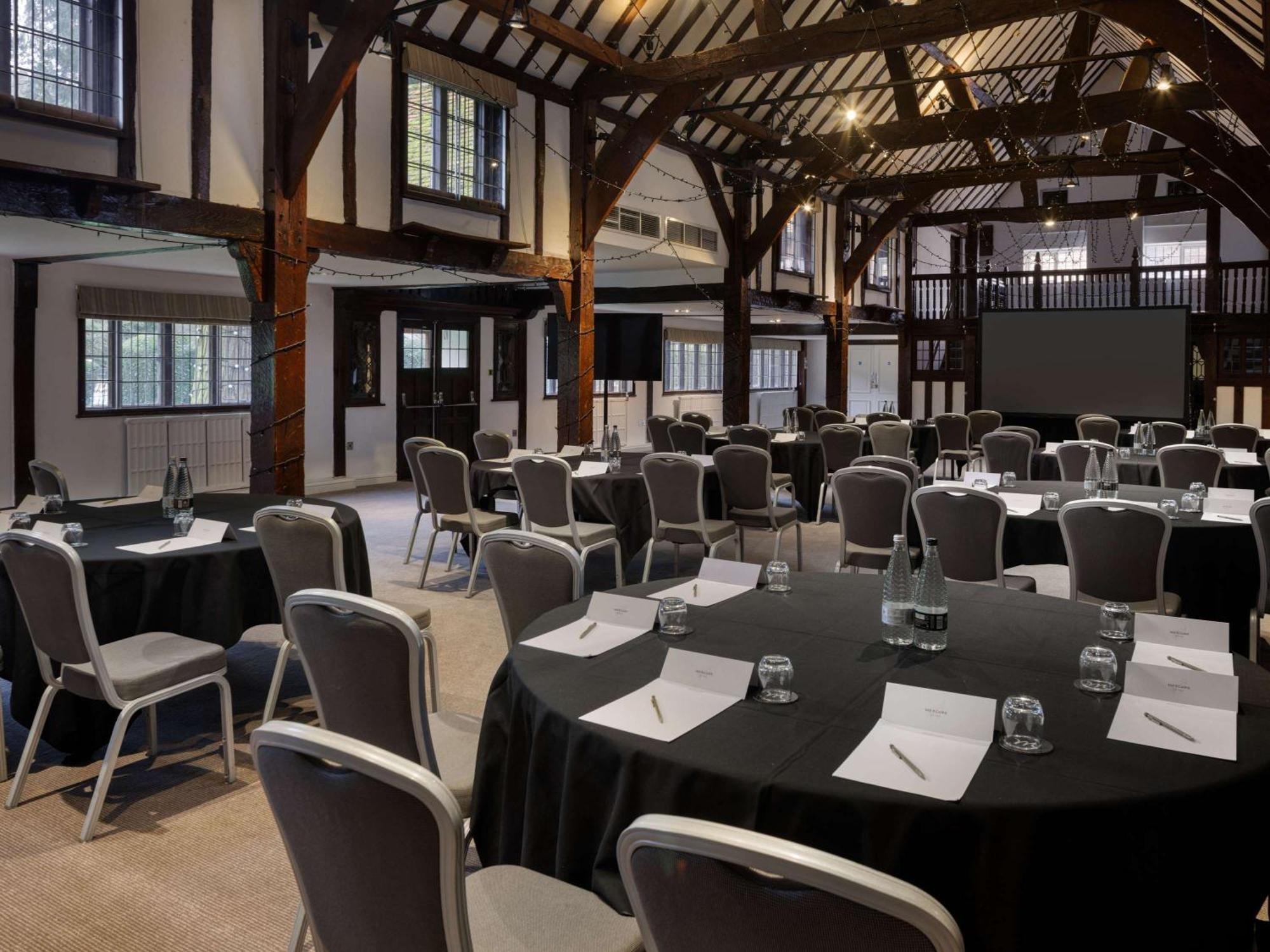 Sunday Box Hill Burford Bridge Hotel دوركينغ المظهر الخارجي الصورة