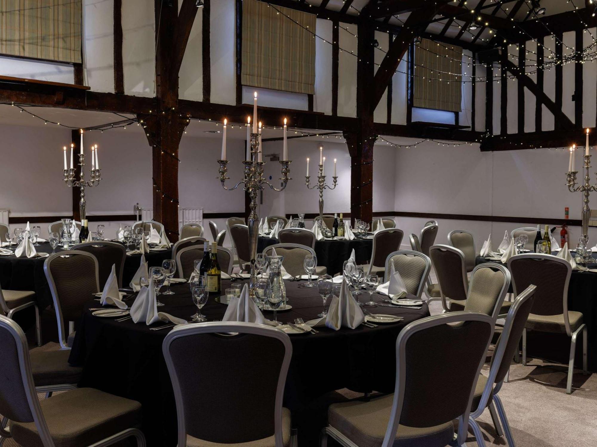 Sunday Box Hill Burford Bridge Hotel دوركينغ المظهر الخارجي الصورة