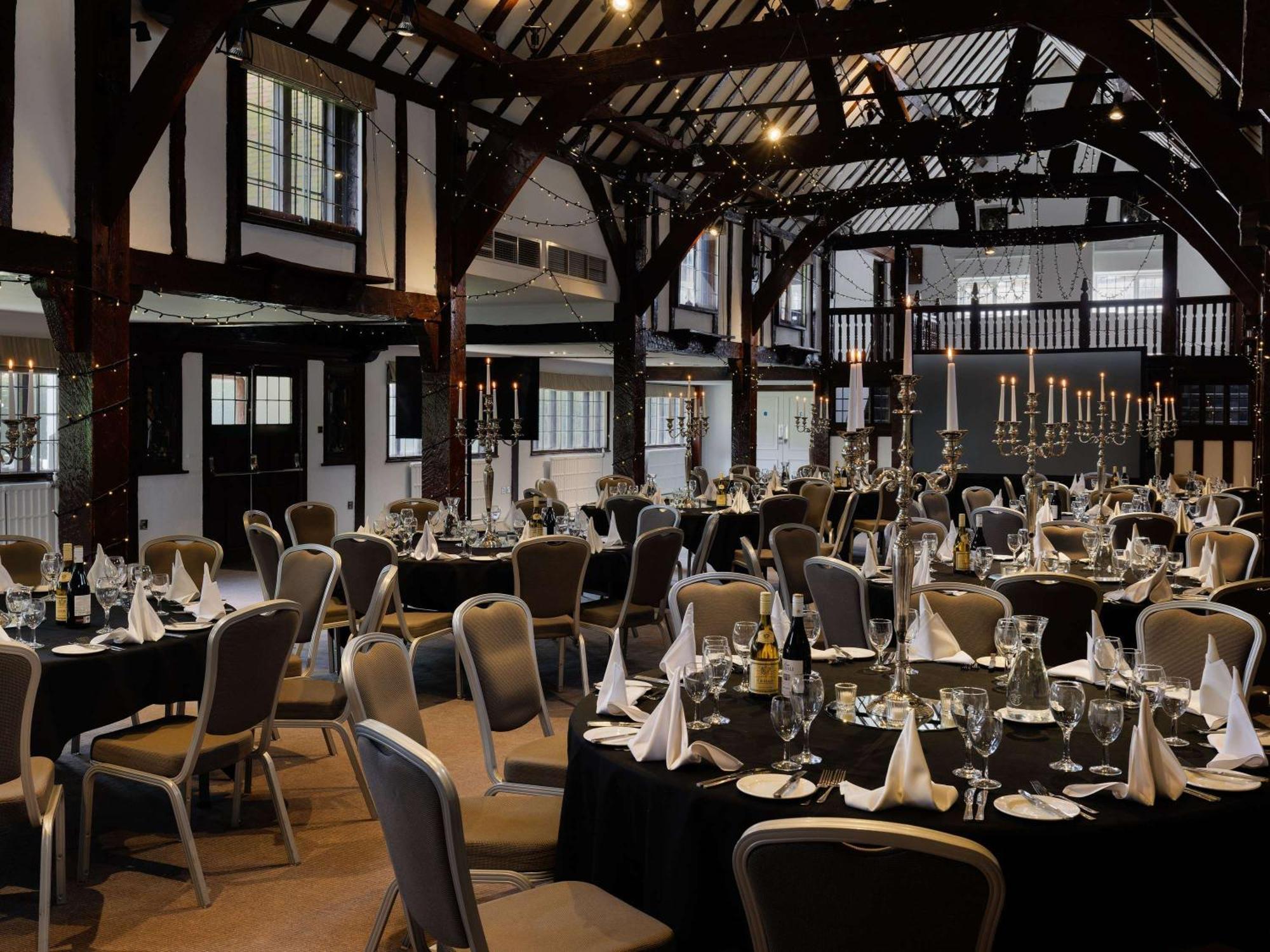 Sunday Box Hill Burford Bridge Hotel دوركينغ المظهر الخارجي الصورة