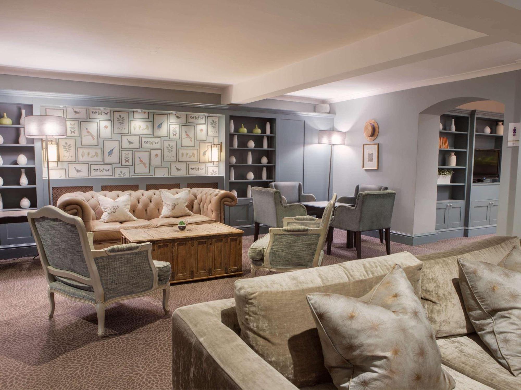 Sunday Box Hill Burford Bridge Hotel دوركينغ المظهر الخارجي الصورة