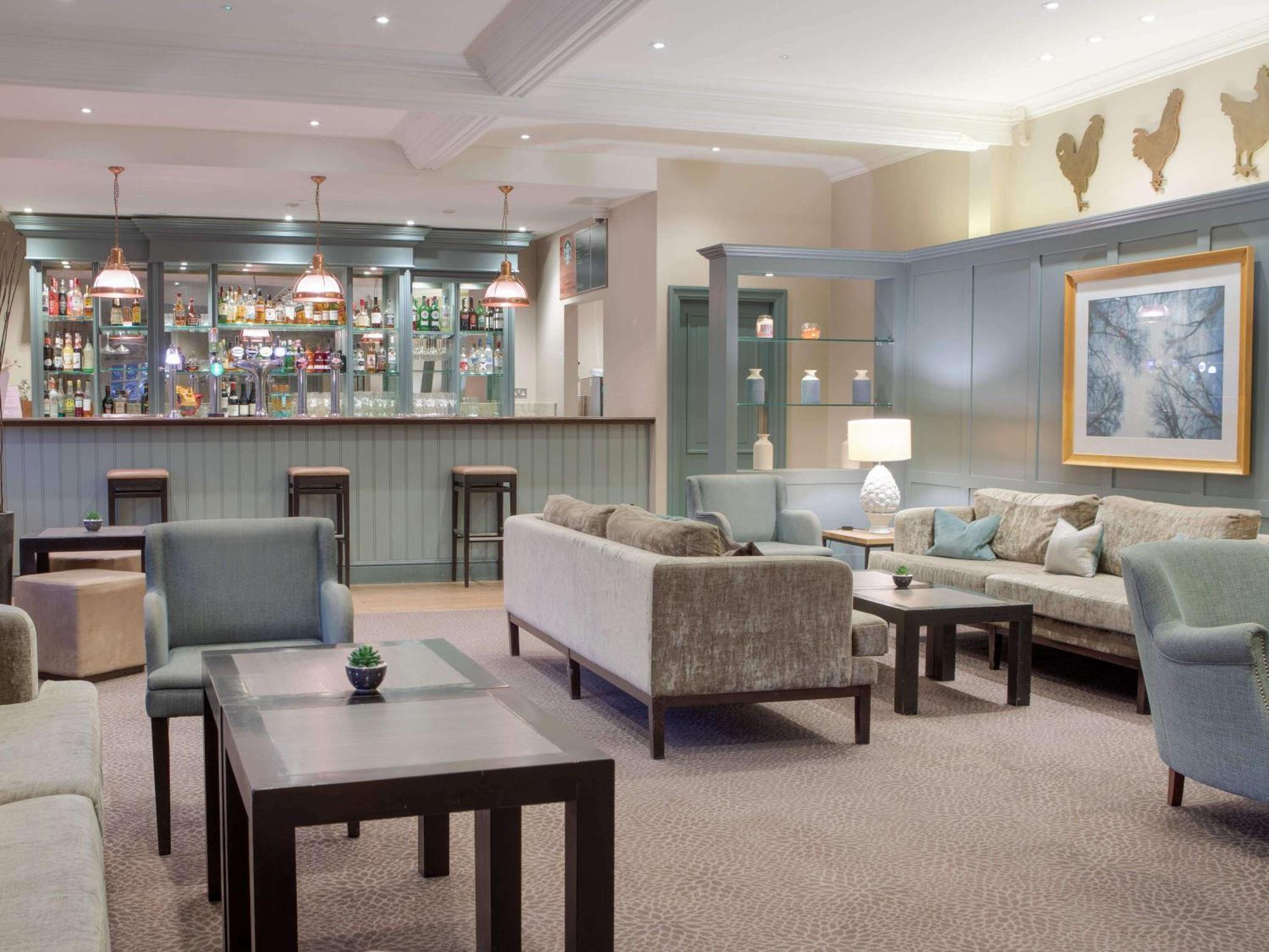 Sunday Box Hill Burford Bridge Hotel دوركينغ المظهر الخارجي الصورة