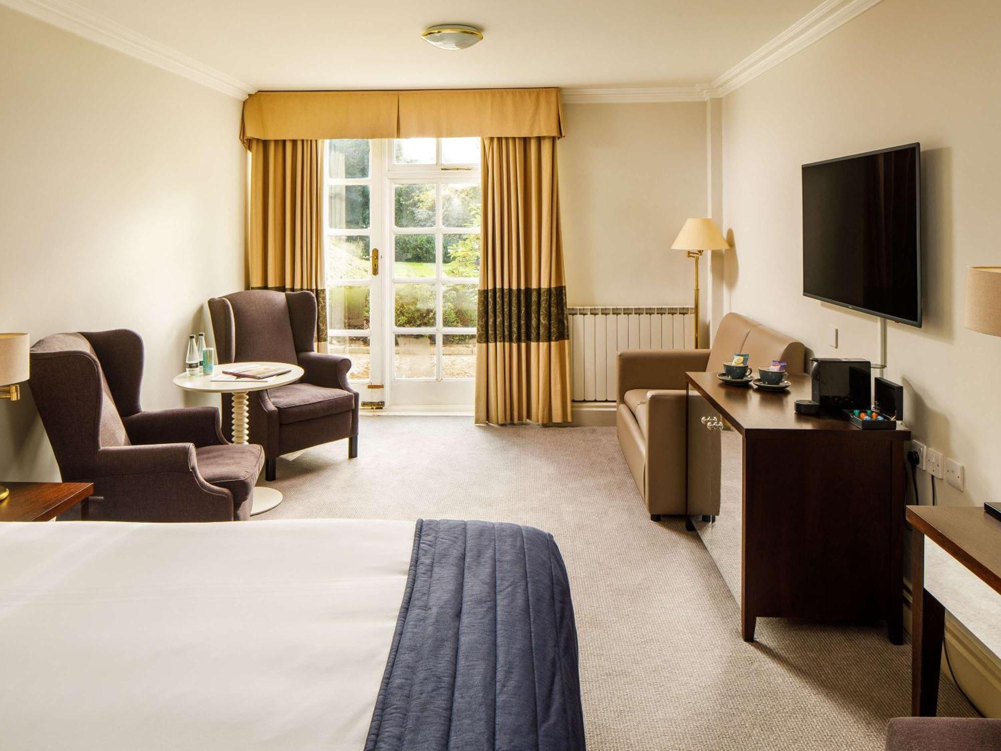 Sunday Box Hill Burford Bridge Hotel دوركينغ المظهر الخارجي الصورة