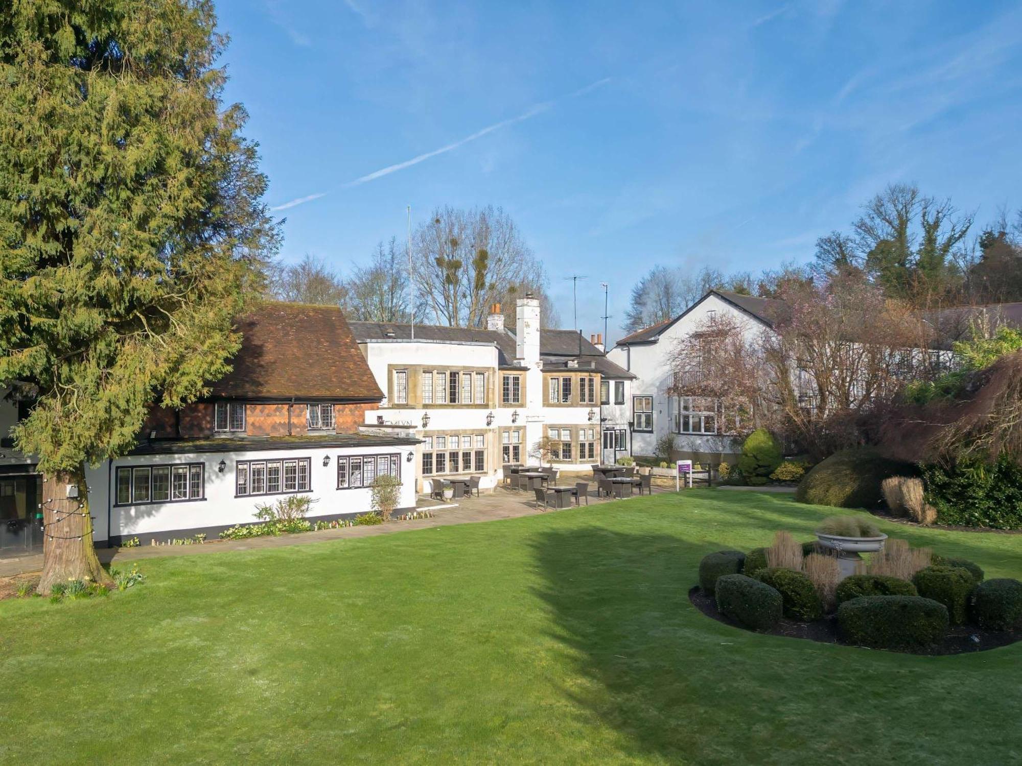 Sunday Box Hill Burford Bridge Hotel دوركينغ المظهر الخارجي الصورة