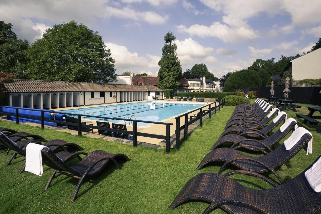 Sunday Box Hill Burford Bridge Hotel دوركينغ المظهر الخارجي الصورة